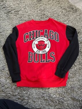 NBA Chicago Bulls Red and Black Crewneck Sweatshirt XS